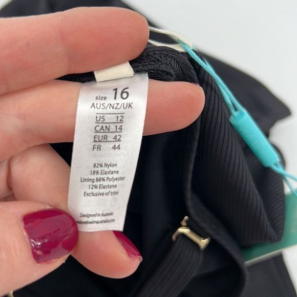 Sea Level Multi-fit Spliced Black One Piece Size 12 MSRP $120 NWT - Picture 9 of 9